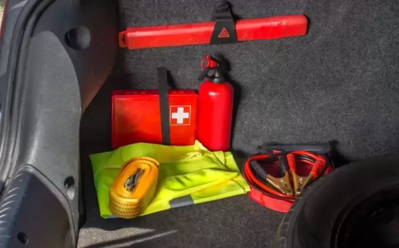 motor283 essential car safety fire extinguisher and first aid kit 1719428846736